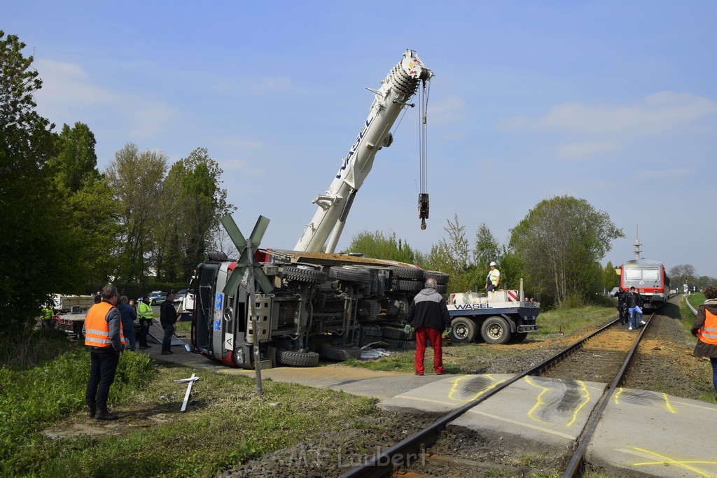 Schwerer VU LKW Zug Bergheim Kenten Koelnerstr P418.JPG - Miklos Laubert